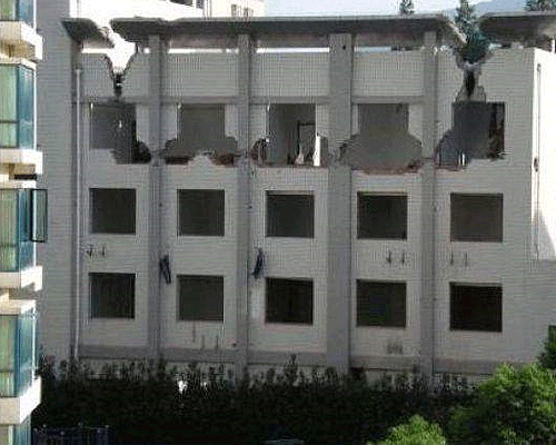 demoliendo-edificio5gif