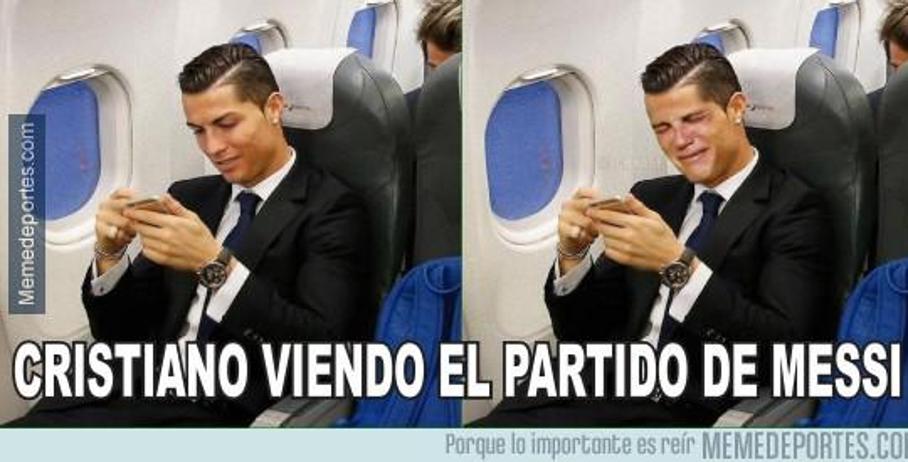 Cristiano viendo el partido de Messi